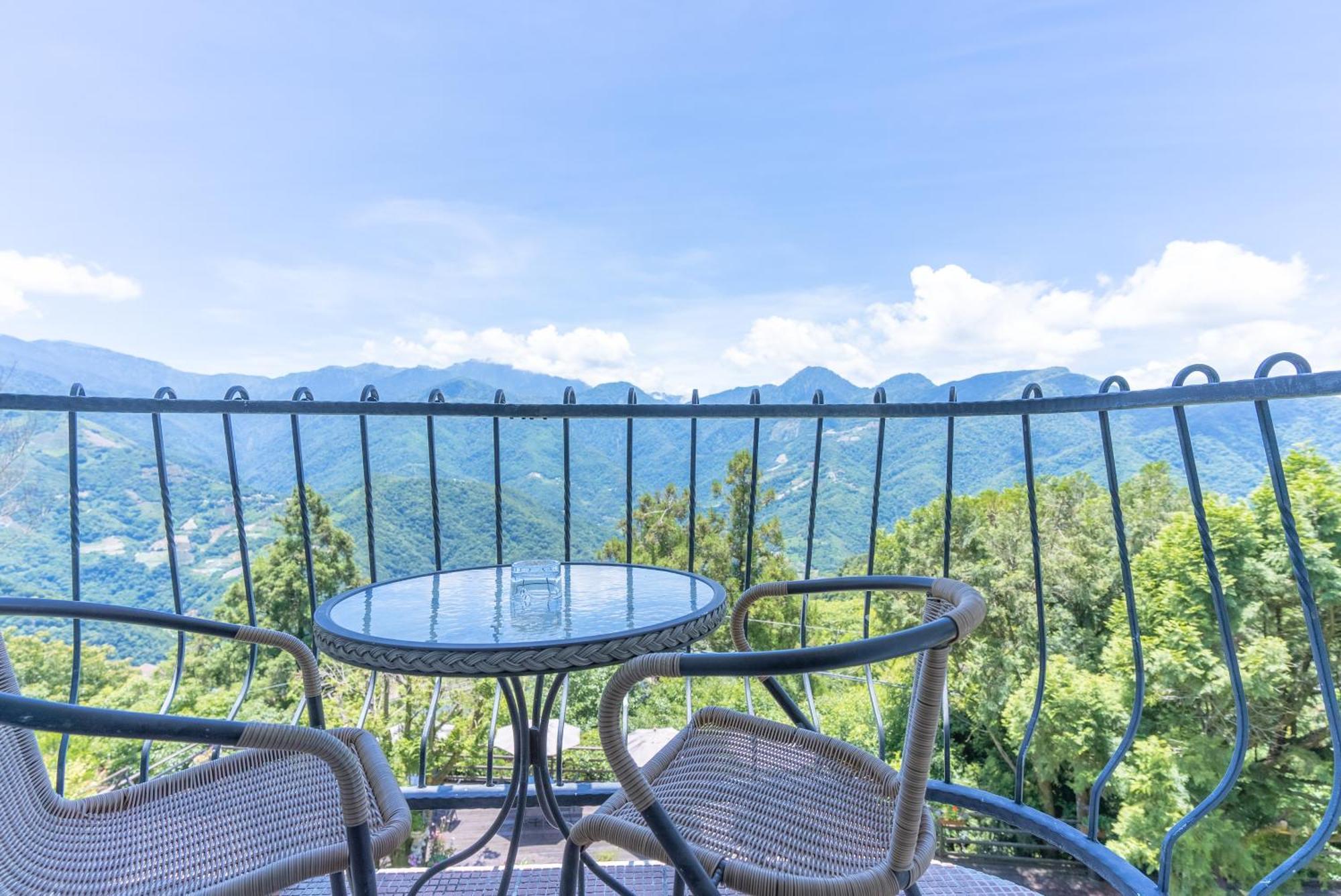 Europe Villa Женай Екстер'єр фото